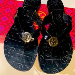 Tory Burch Patent Leather Thora Flip Flops/Sandals